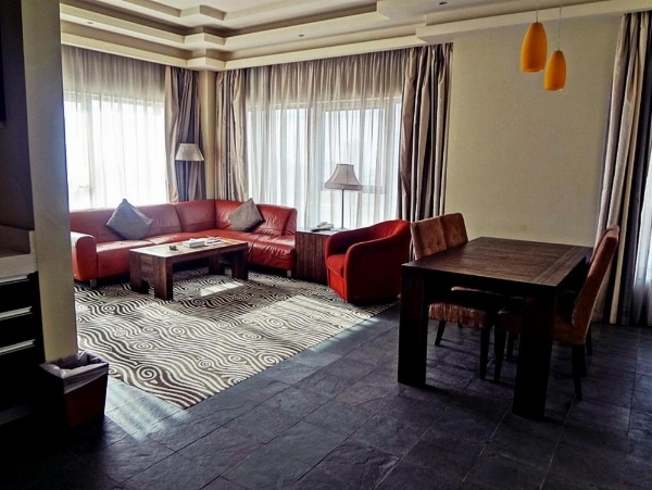 Al Raya Suites Hotel image 21