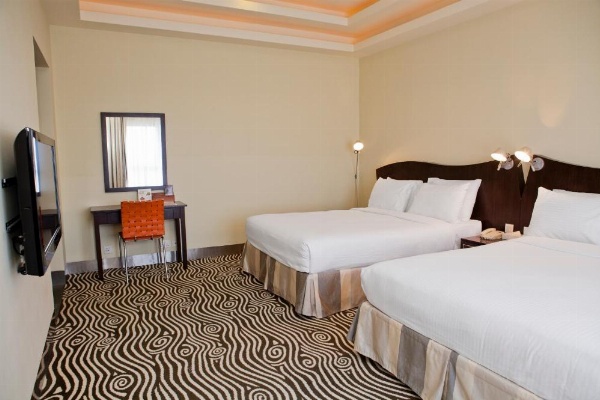 Al Raya Suites Hotel image 25